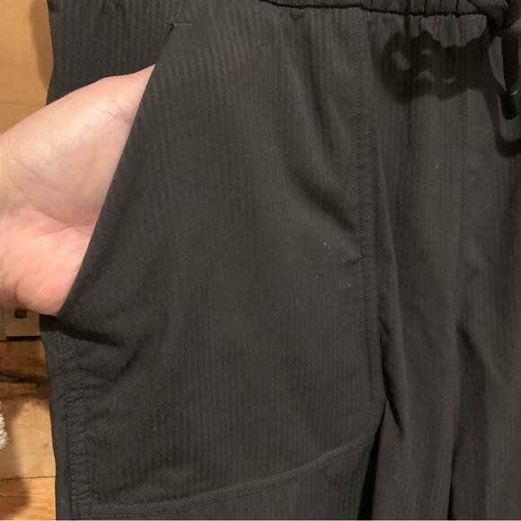 Lululemon Beyond the Studio Drawstring Crop Pants Black Size 6 Athleisure Travel - Picture 9 of 16